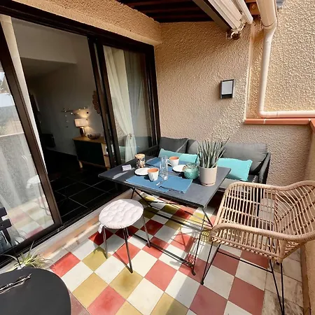 De Charme Avec Terrasse, Piscine Et Tennis A - Fr-1-226b-236 * La Croix-Valmer